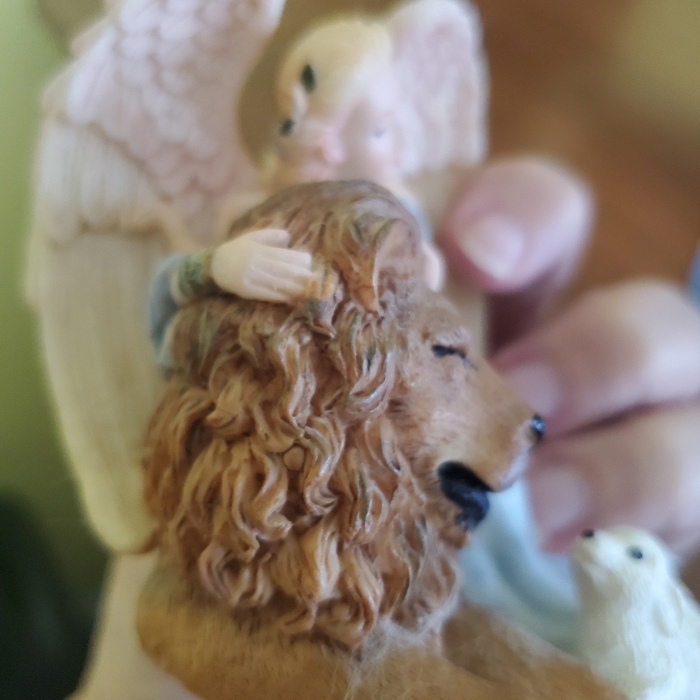 Lion&Lamb Angel statue - Picture 4 of 9